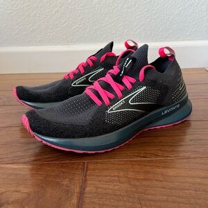 Brooks Women’s Levitate Stealth Fit 5 Running Shoes